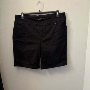 Chic Black Women's Bermuda Shorts